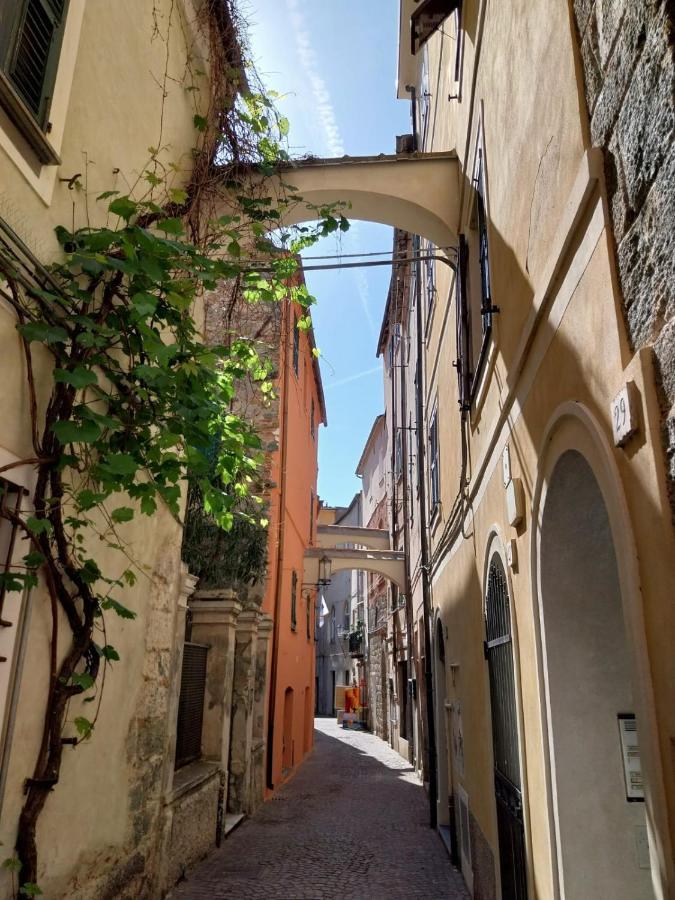 La Casa Di Via Musso Apartment Ноли Екстериор снимка
