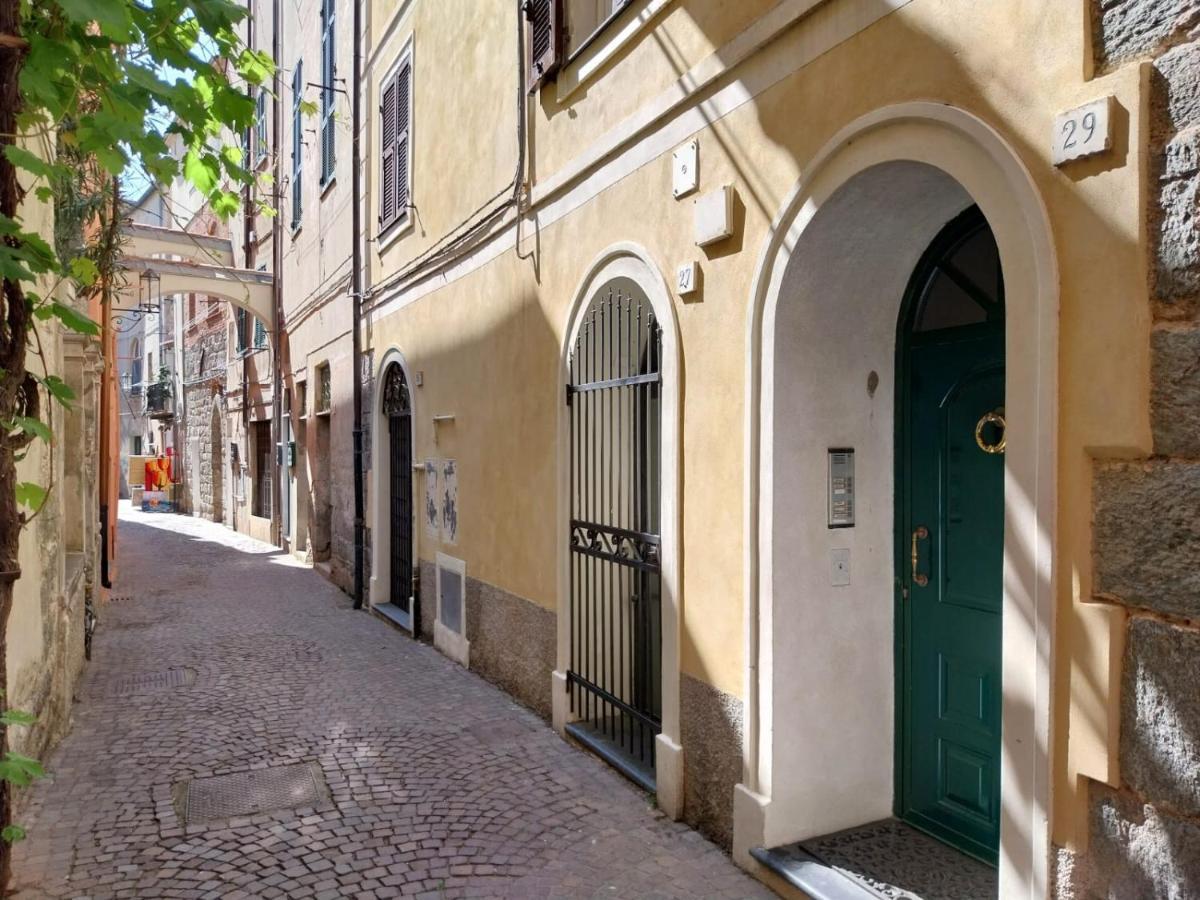La Casa Di Via Musso Apartment Ноли Екстериор снимка