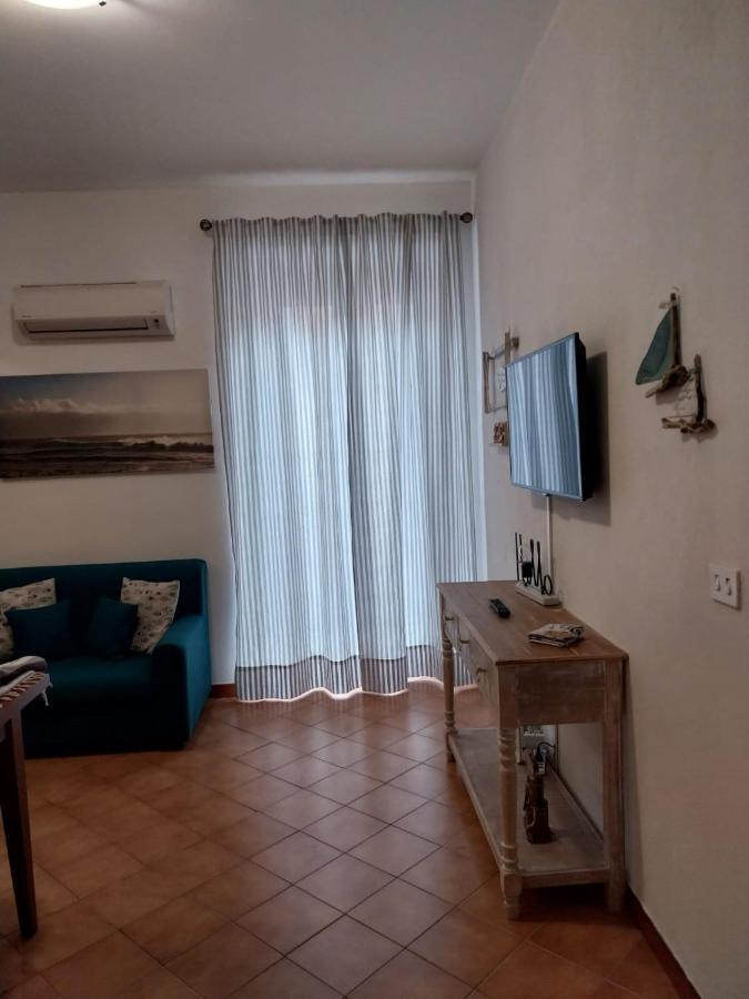 La Casa Di Via Musso Apartment Ноли Екстериор снимка