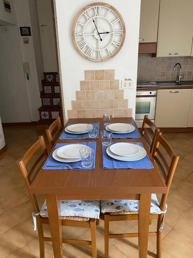 La Casa Di Via Musso Apartment Ноли Екстериор снимка