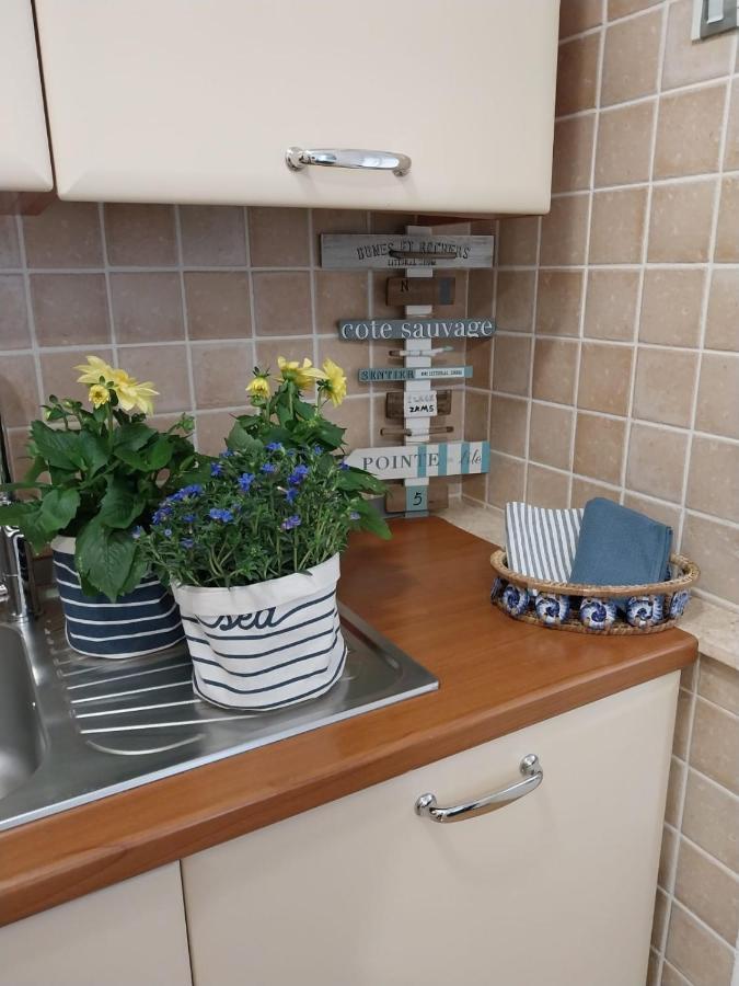 La Casa Di Via Musso Apartment Ноли Екстериор снимка